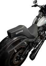 Slyfox High Noon Seat For Harley Davidson FLSB 1750 ABS 2018-2021 Classic Stitch/Gray Logo - Black/Grey