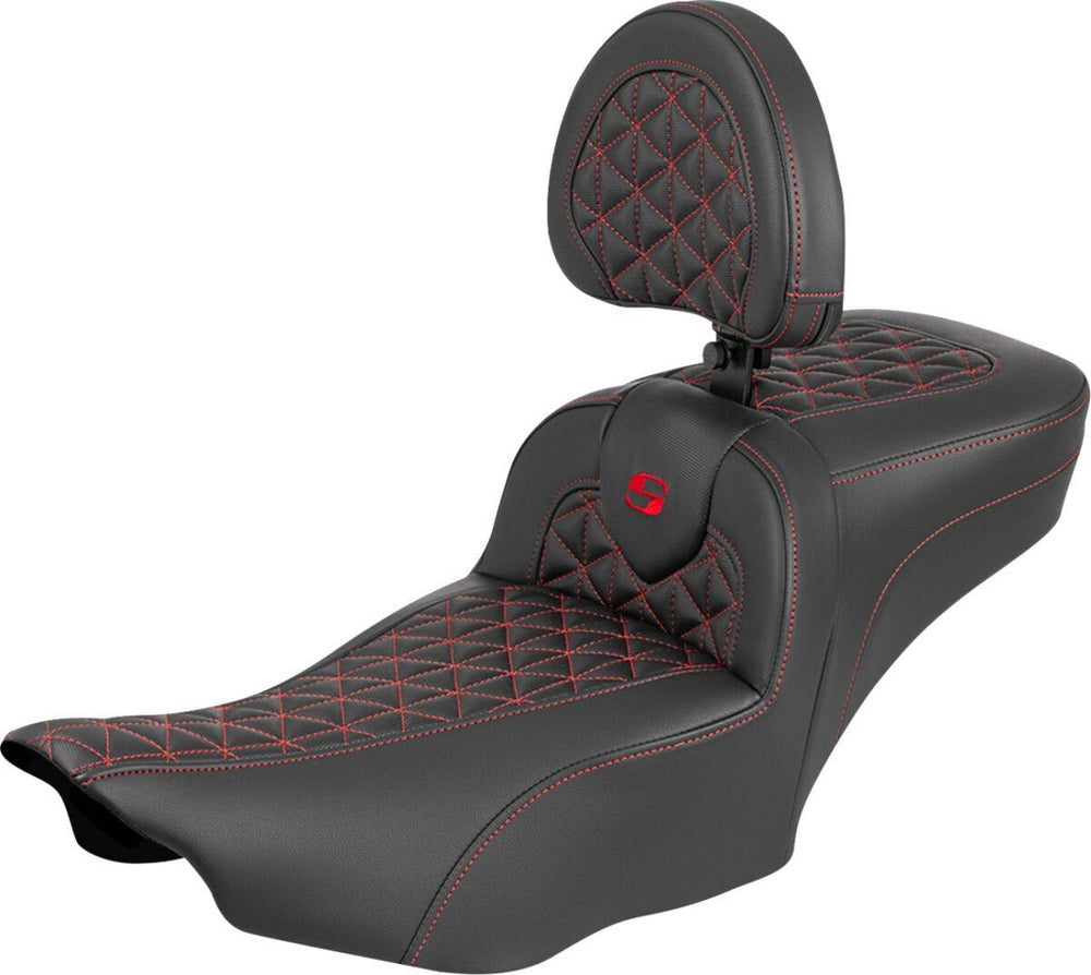 Saddlemen Roadsofa Extended Reach Seat With Backrest For Harley Davidson FLHX 1923 ABS 2024-2026 Gripper - Black/Red
