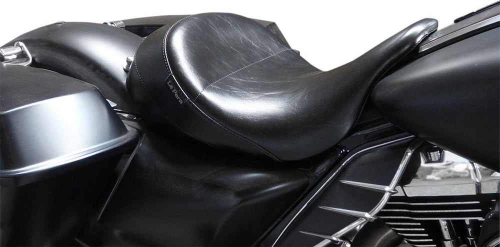 LE Pera Aviator Up Front Solo Seat For Harley Davidson FLHR 1584 2008-2011 Smooth - Black