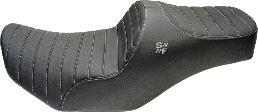 Slyfox Chariot Seat For Harley Davidson FLHRXS 1868 ABS 2024-2025 Classic Stitch Silver Logo - Black