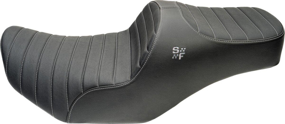 Slyfox Chariot Seat For Harley Davidson FLHX 1923 ABS 2024-2026 Classic Stitch/Silver Logo - Black