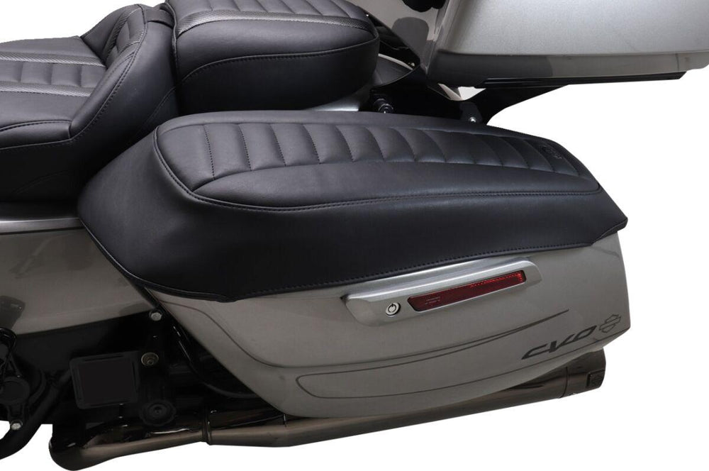 Mustang Deluxe Touring Saddlebag Lid Cover For Harley Davidson FLHX 1923 2024-2026 - Black/Grey