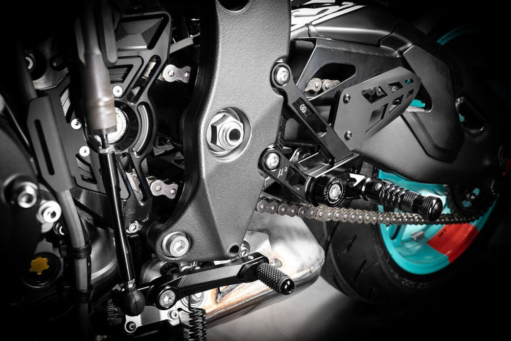 Gilles MUE2 Rearset For Yamaha MT-10 ABS 2022-2024 - Black/Silver