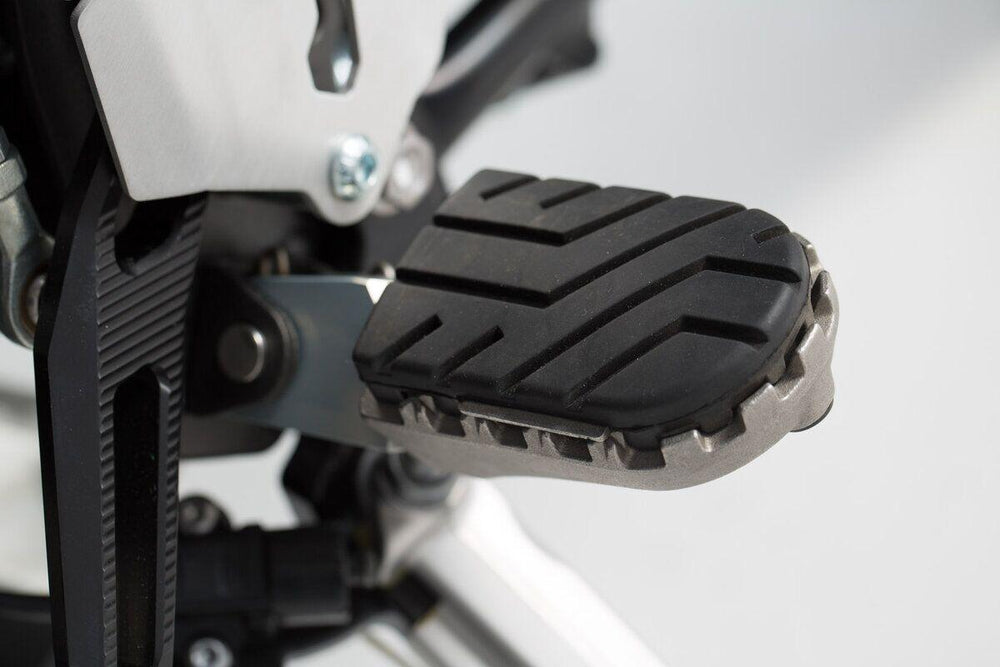 SW Motech ION Footpegs For Triumph Scrambler 1200 X 2025-2026 - Black
