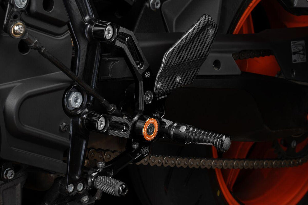 Gilles MUE2 Rearset KTM For KTM Duke 990 ABS 2024-2026 Left and Right - Black/Orange