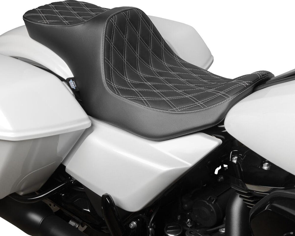 Drag Specialties Predator III Seat For Harley Davidson FLHX 1923 ABS 2024-2026 Double Diamond - Black/Silver