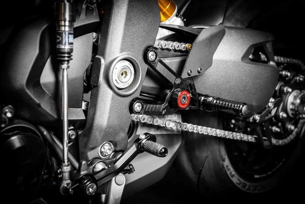 Gilles MUE2 Rearset For Triumph Speed Triple 1200 RR ABS 2022-2025 - Black/Red