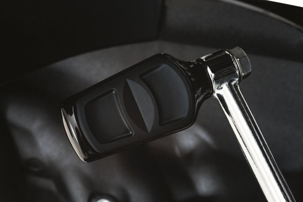 Kuryakyn Kinetic Shift Peg For Harley Davidson FLDE 1750 2018 - Black