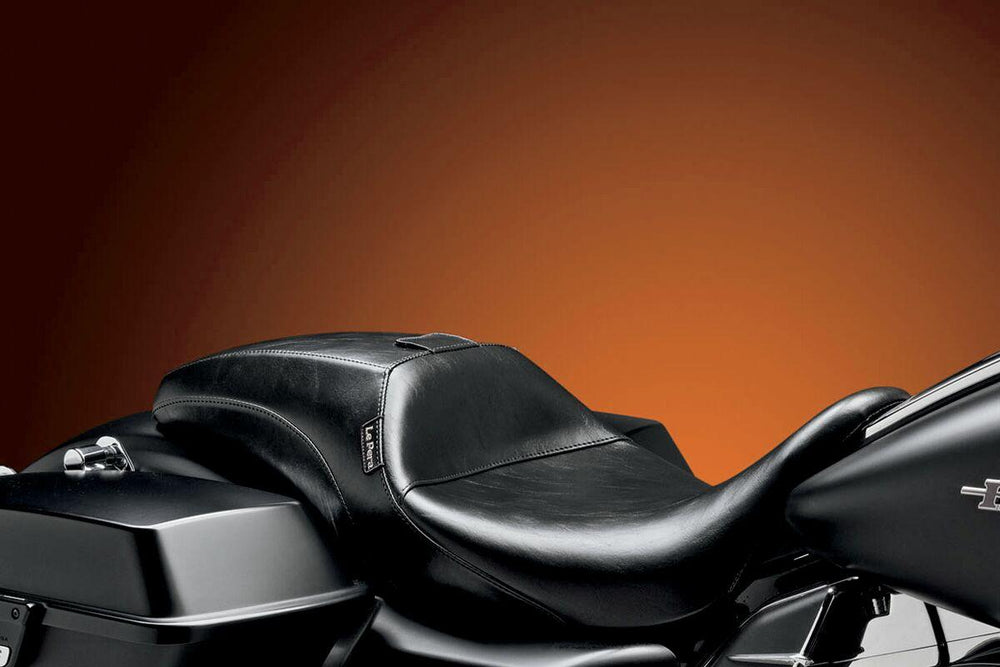 LE Pera Outcast Seat For Harley Davidson FLHR 1584 2008-2011 Smooth - Black