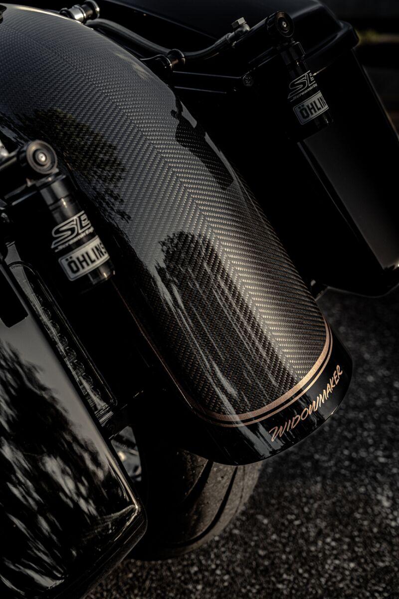 Slyfox Carbon Fibre Fender For Harley Davidson FLD 1690 2012-2013 Rear - Black Gloss