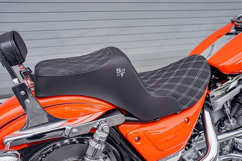 Slyfox High Noon Seat For Harley Davidson FXR1340 1986-1994 Silver Double Diamond - Black