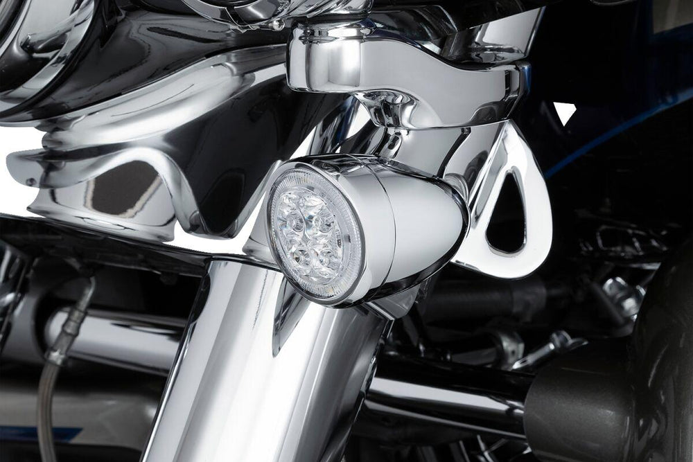 Ciro LED Fang Front Signal Light Inserts with Bezel For Harley Davidson FLD 1690 2012-2013 Chrome Clear