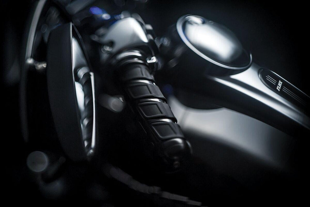 Kuryakyn Kinetic Grips For 1" Bars For Harley Davidson FLDE 1750 2018 - Black