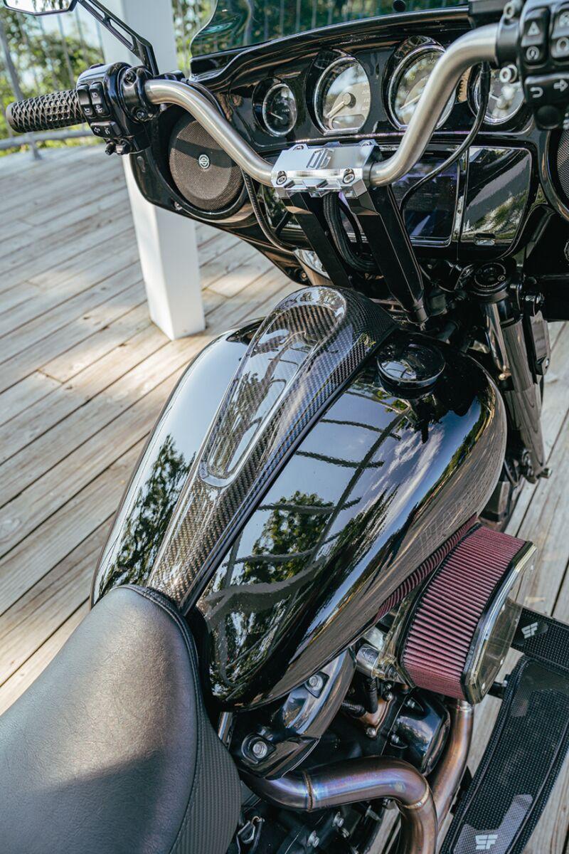 Slyfox Dash Panel For Harley Davidson FLFBS 1868 ABS 2022-2024 - Black/Carbon Fiber/Gloss