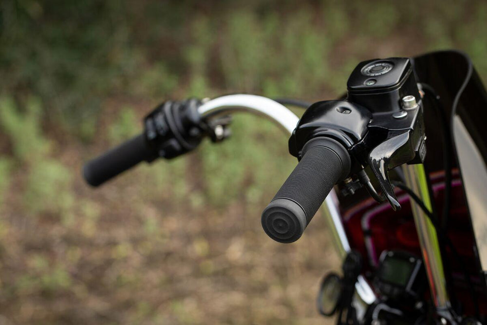 Biltwell Kung Fu Grips For 25.4 mm (1") Handlebars - Black