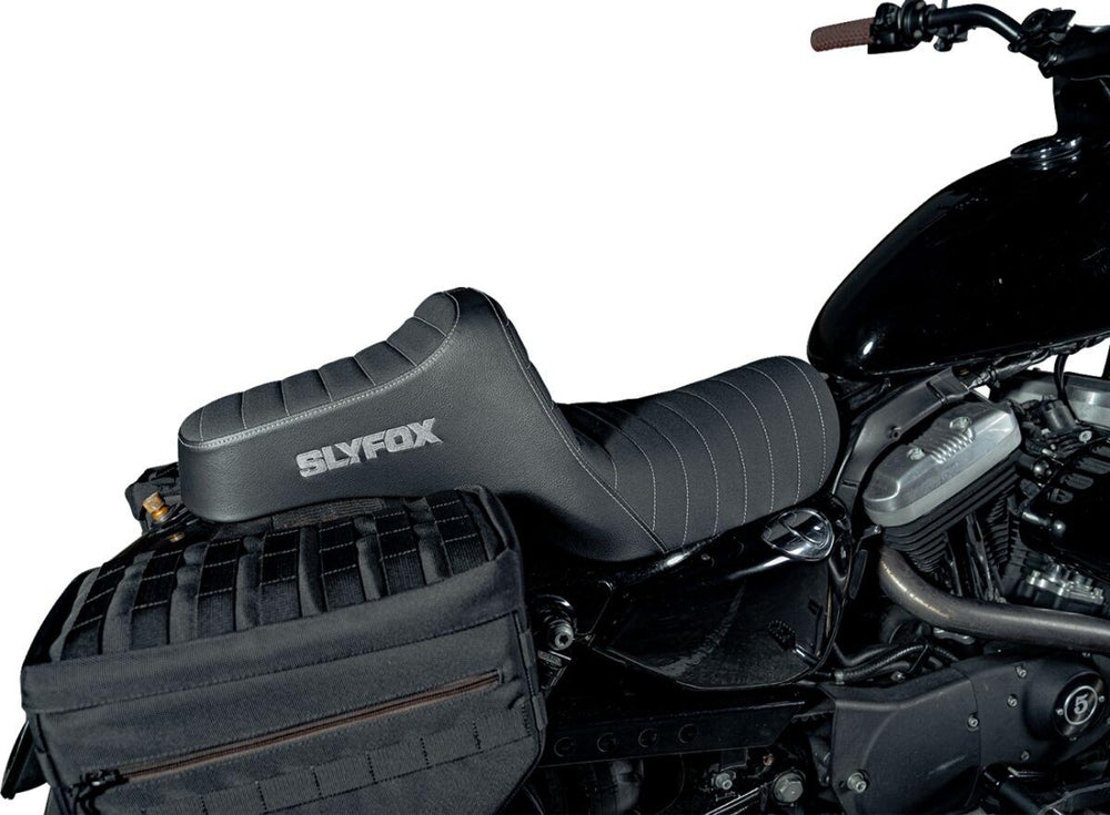 Slyfox High Noon Seat For Harley Davidson XL1200C 2004-2020 Classic Stitch/Silver Logo - Black/Silver