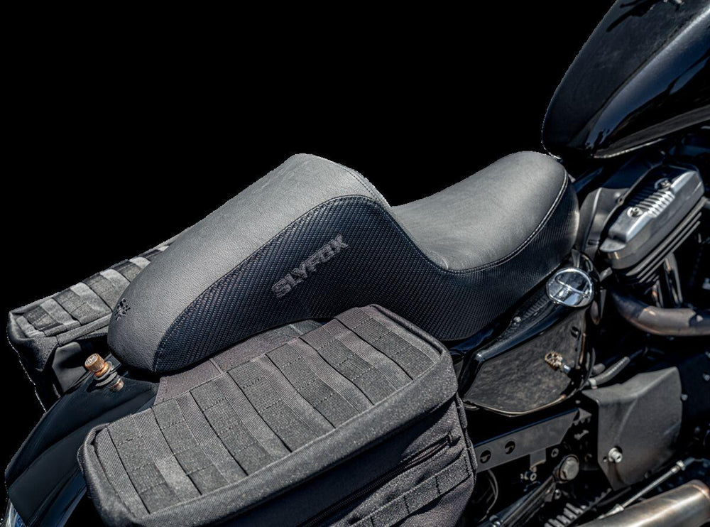 Slyfox The Drifter Seat For Harley Davidson XL1200C 2004-2019 Black Logo/Carbon Fiber/Smooth - Black