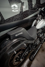 Slyfox High Noon Seat For Harley Davidson FLSB 1750 ABS 2018-2021 Classic Stitch/Gray Logo - Black/Grey
