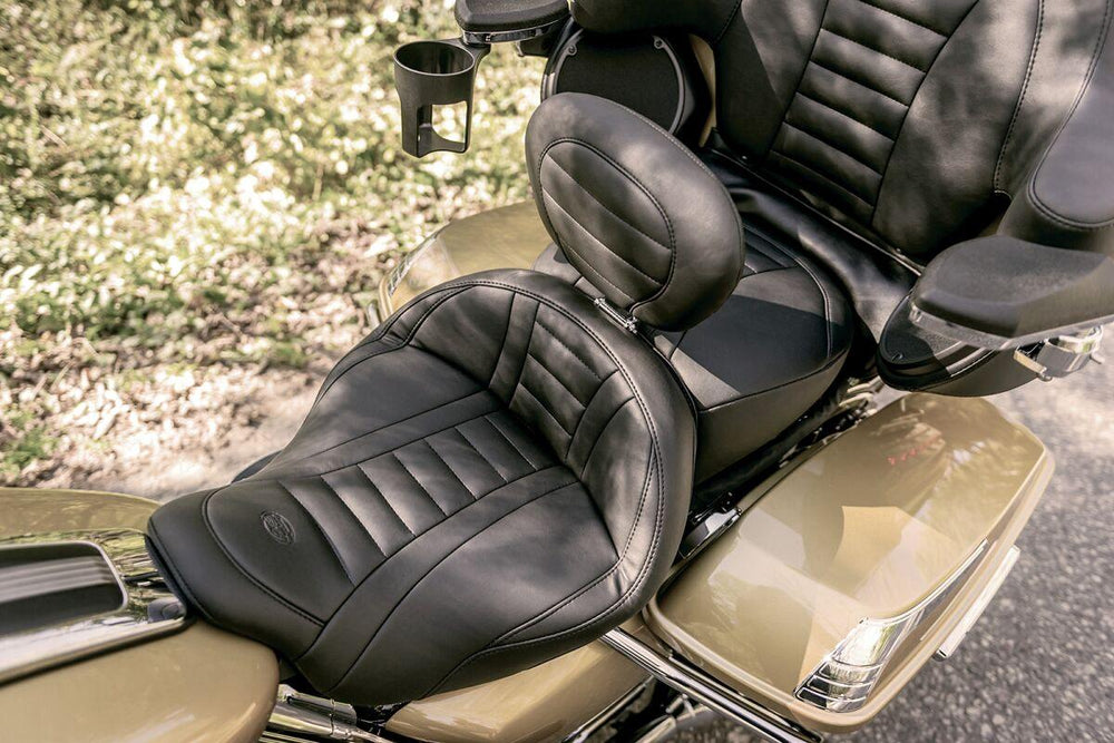 Mustang One Piece Deluxe 2 Up Touring Seat For Harley Davidson FLH 1868 2021 - Black