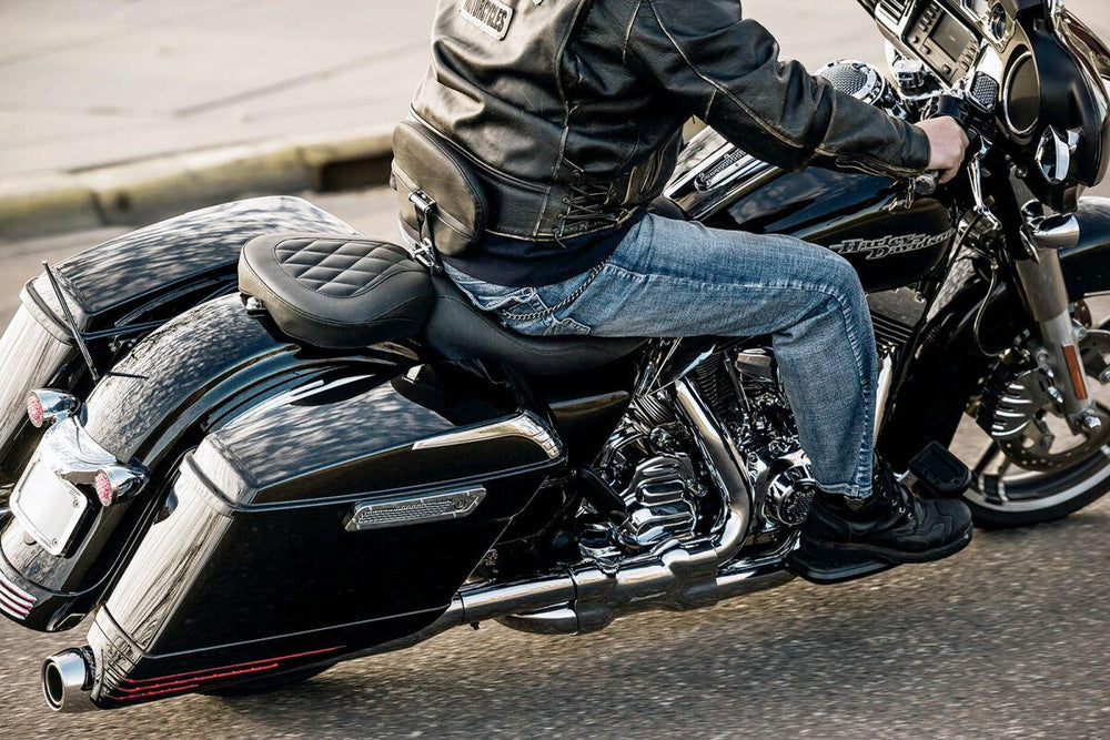 Mustang Wide Tripper Solo Seat With Removable Driver Backrest For Harley Davidson FLHR 1584 2008 - Black